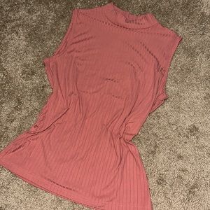 Pre-loved only used once. After pregnancy, clothes don’t fit anymore.